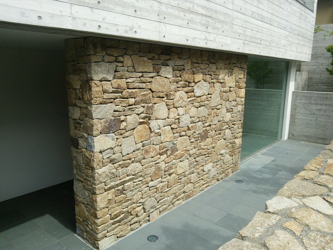 エクステリア 外構 外壁用 張り石 貼り石 Aji Rock Jp